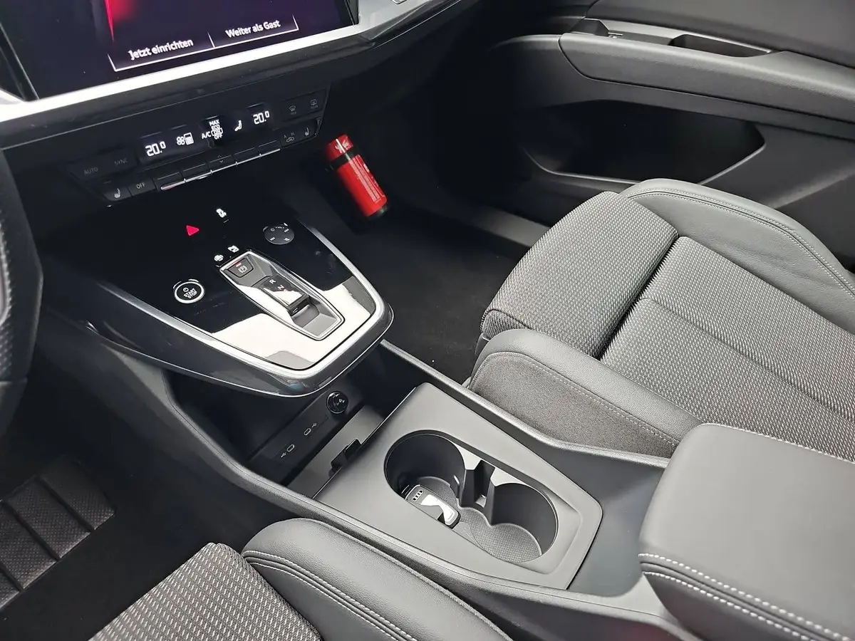 AUDI Q4 E-TRON 45 S-LINE 82KWH LED-MATRIX KAMERA
