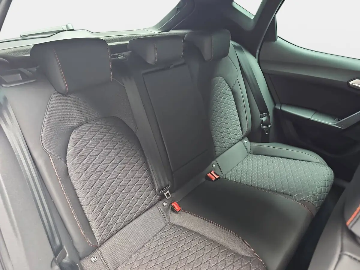 SEAT LEON 1.5 ETSI DSG FR NAVI LED PANO LM17