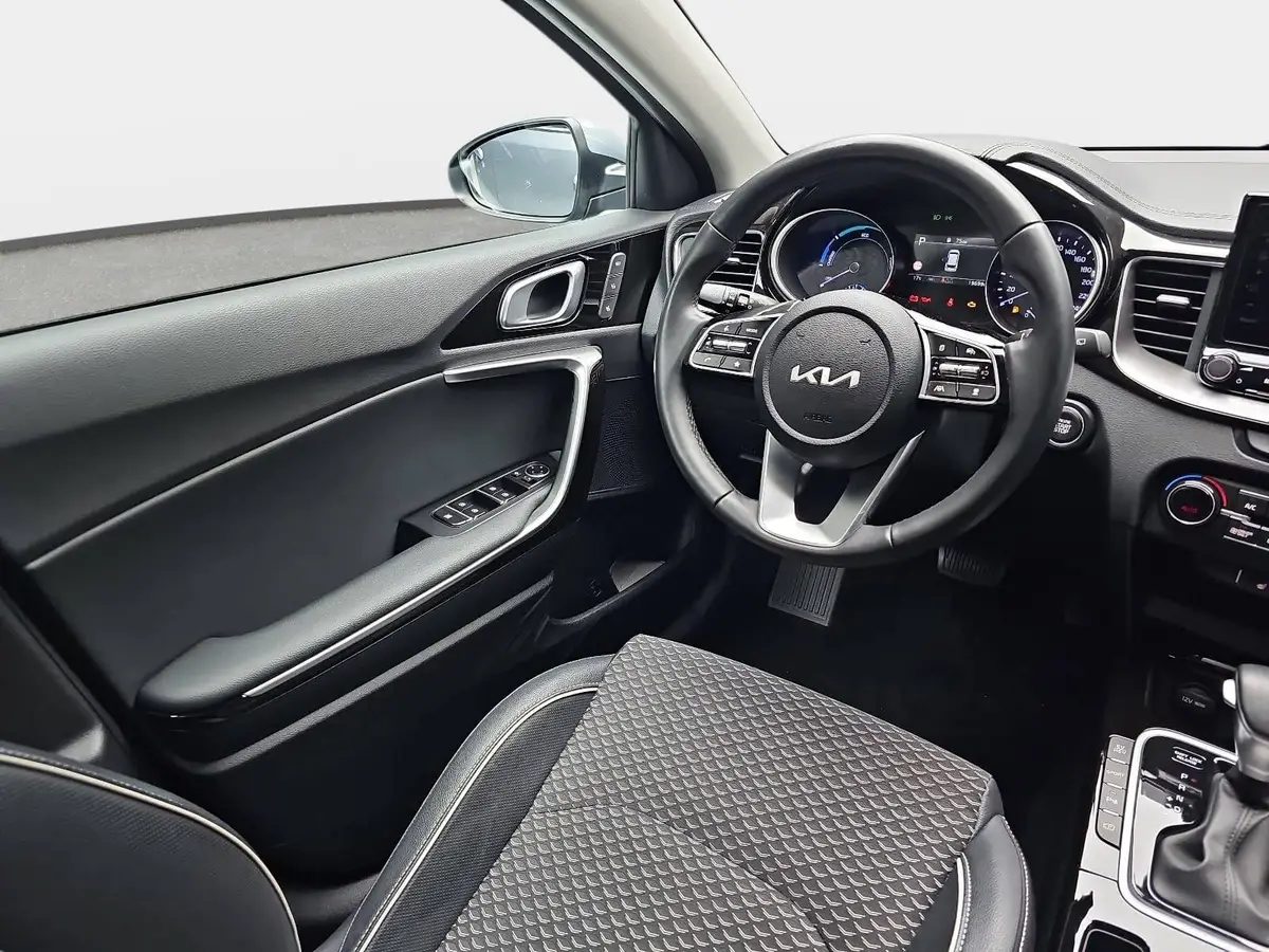 KIA CEED SW 1.6 GDI PLUG-IN-HYBRID SPIRIT SITZKOMFORT TECHNOLOGIE P-ASSIST DAB