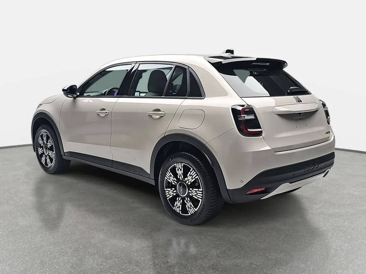 FIAT 600 1.2 T3 HYBRID DCT BUSINESS EDITION MJ26 ALLWETTERREIFEN