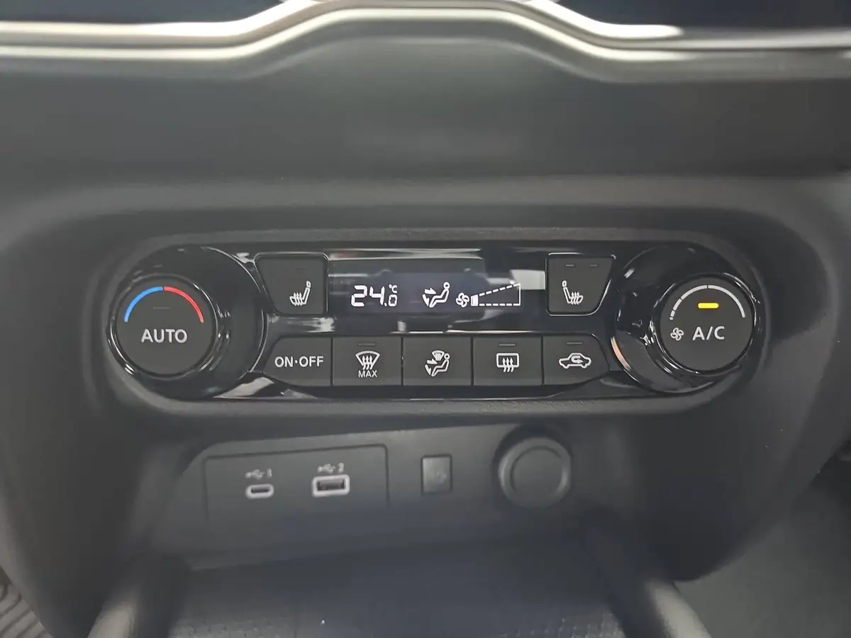 NISSAN JUKE 1.0 DIG-T 5T AUTO. N-CONNECTA NAVI WINTER