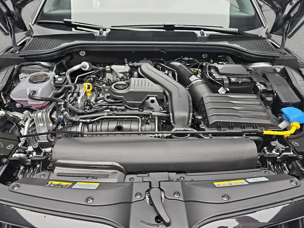 SKODA KAMIQ 1.5 TSI DSG MONTE CARLO NAVI MATRIX-LED PANO WINTE