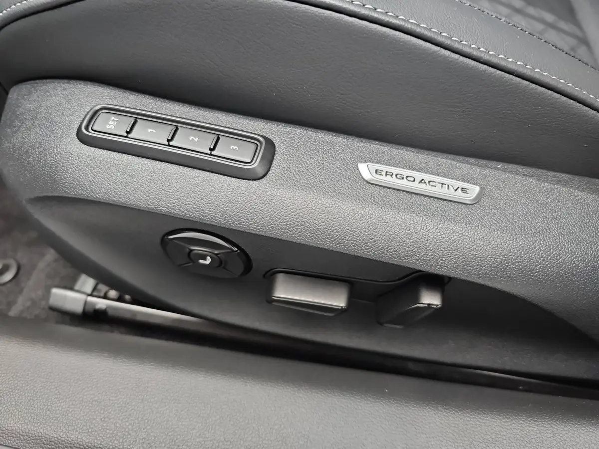 VW PASSAT VARIANT 2.0 TDI DSG R-LINE NAVI LED-MATRIX ACC PANO BLACK 