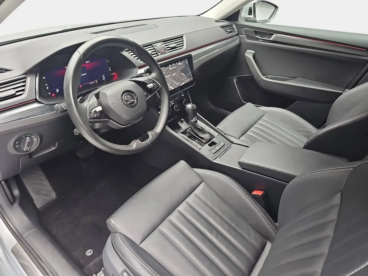 SKODA SUPERB COMBI 2.0 TDI DSG STYLE NAVI LED