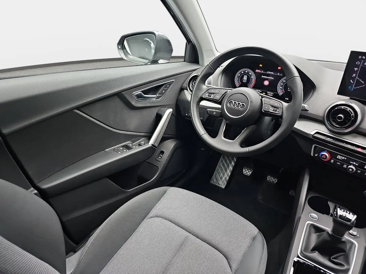 AUDI Q2 30 TFSI S LINE NAVI LED KAMERA LM17