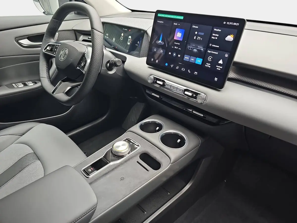 MG S5 EV 64 KWH MY25 LUXURY
