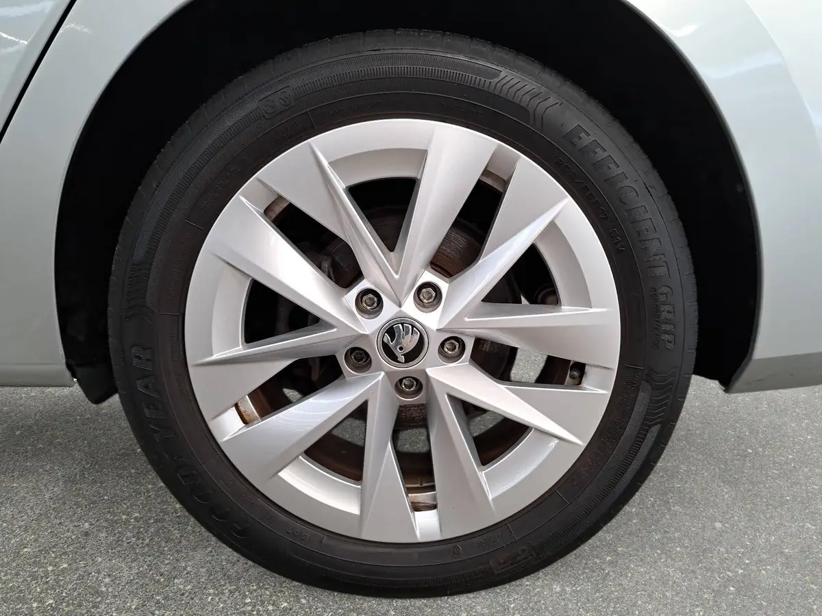 SKODA OCTAVIA COMBI HYBRID 1.4 TSI IV STYLE NAVI ACC HUD PDC KAMERA