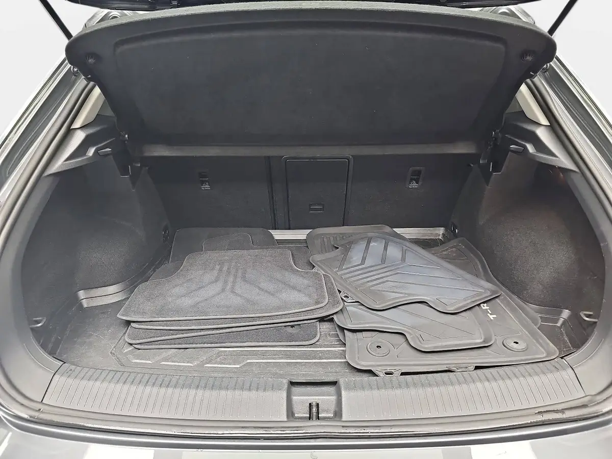VW T-ROC 1.5 TSI DSG STYLE NAVI LED KAMERA AHK