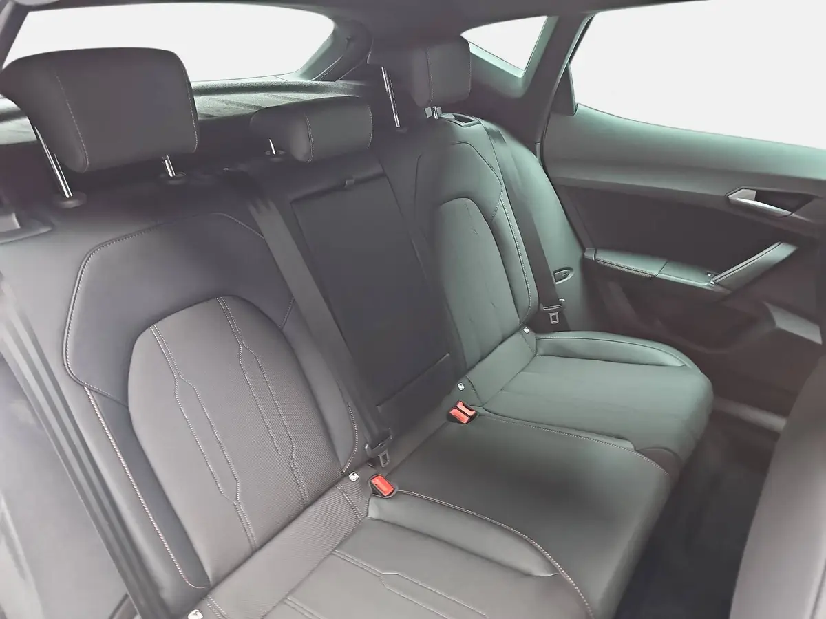 CUPRA FORMENTOR 1.5 ETSI DSG NAVI LED ACC SPURPAKET EL.HECKKL. KAM