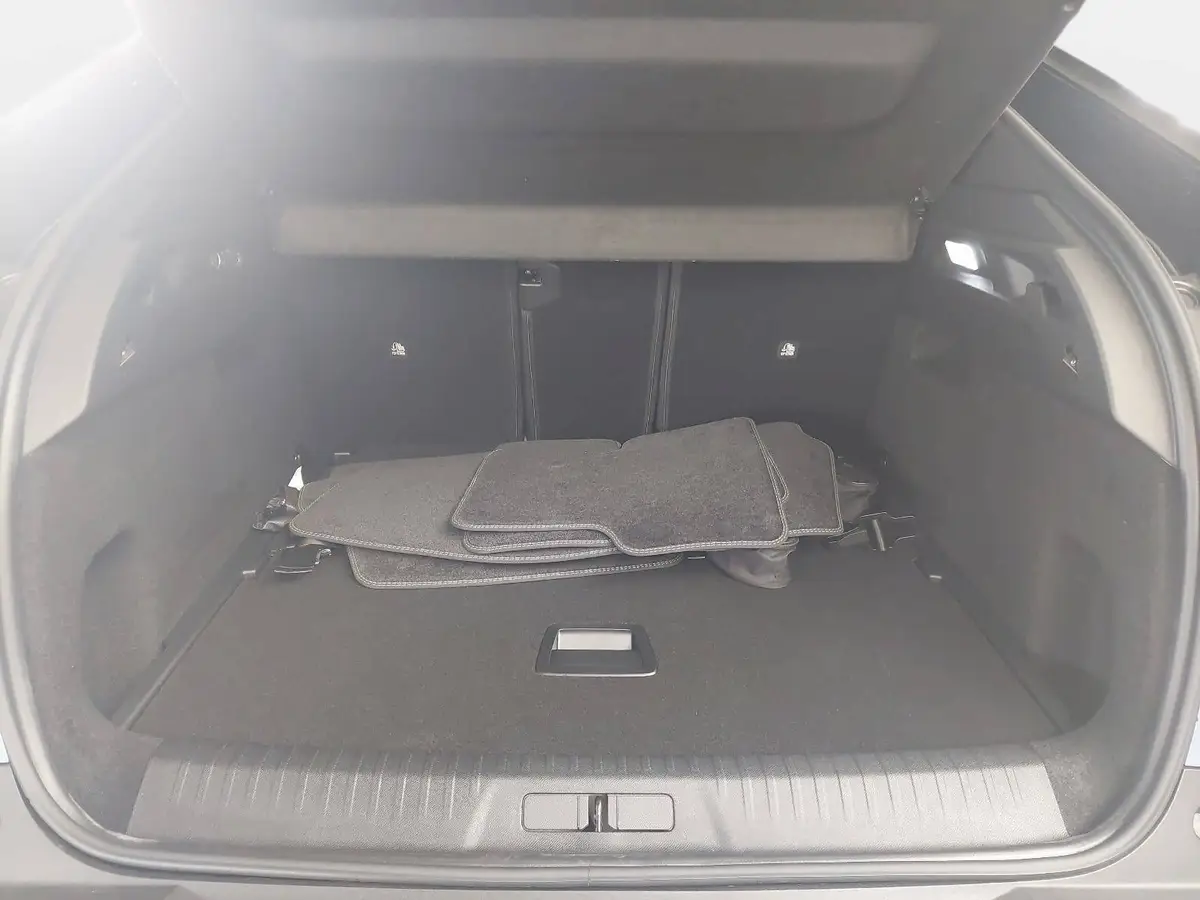 PEUGEOT 3008 1.2 HYBRID 145 E-DSC6 GT NAVI KLIMA LED AHK LM19