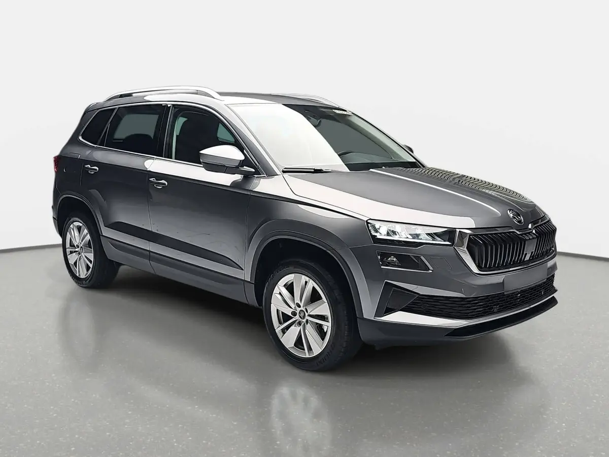 SKODA KAROQ 1.5 TSI DSG SELECTION LED ACC AHK