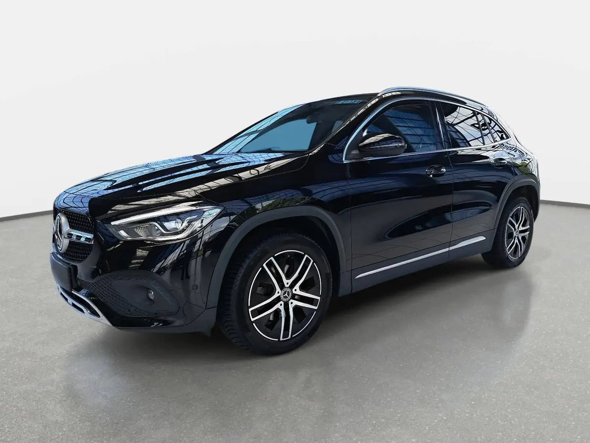 MERCEDES-BENZ GLA 200 D DCT PROGRESSIVE NAVI LED