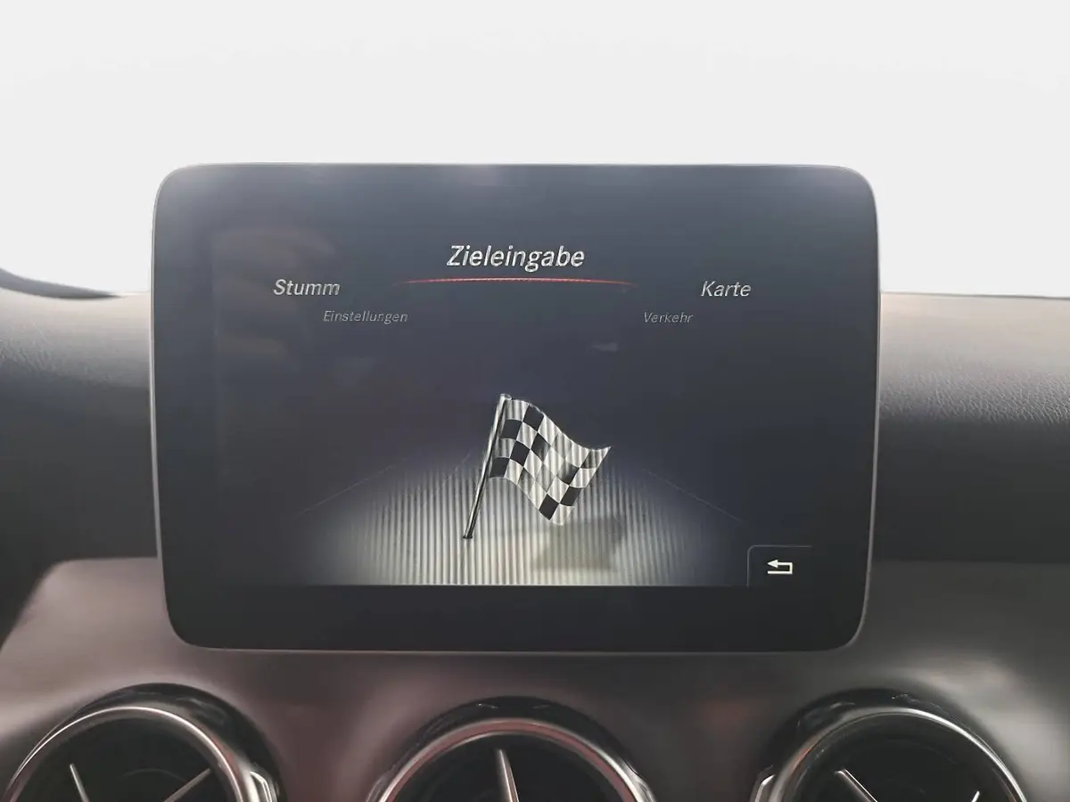 MERCEDES-BENZ GLA 250 AUTO. AMG LINE 4MATIC NAVI