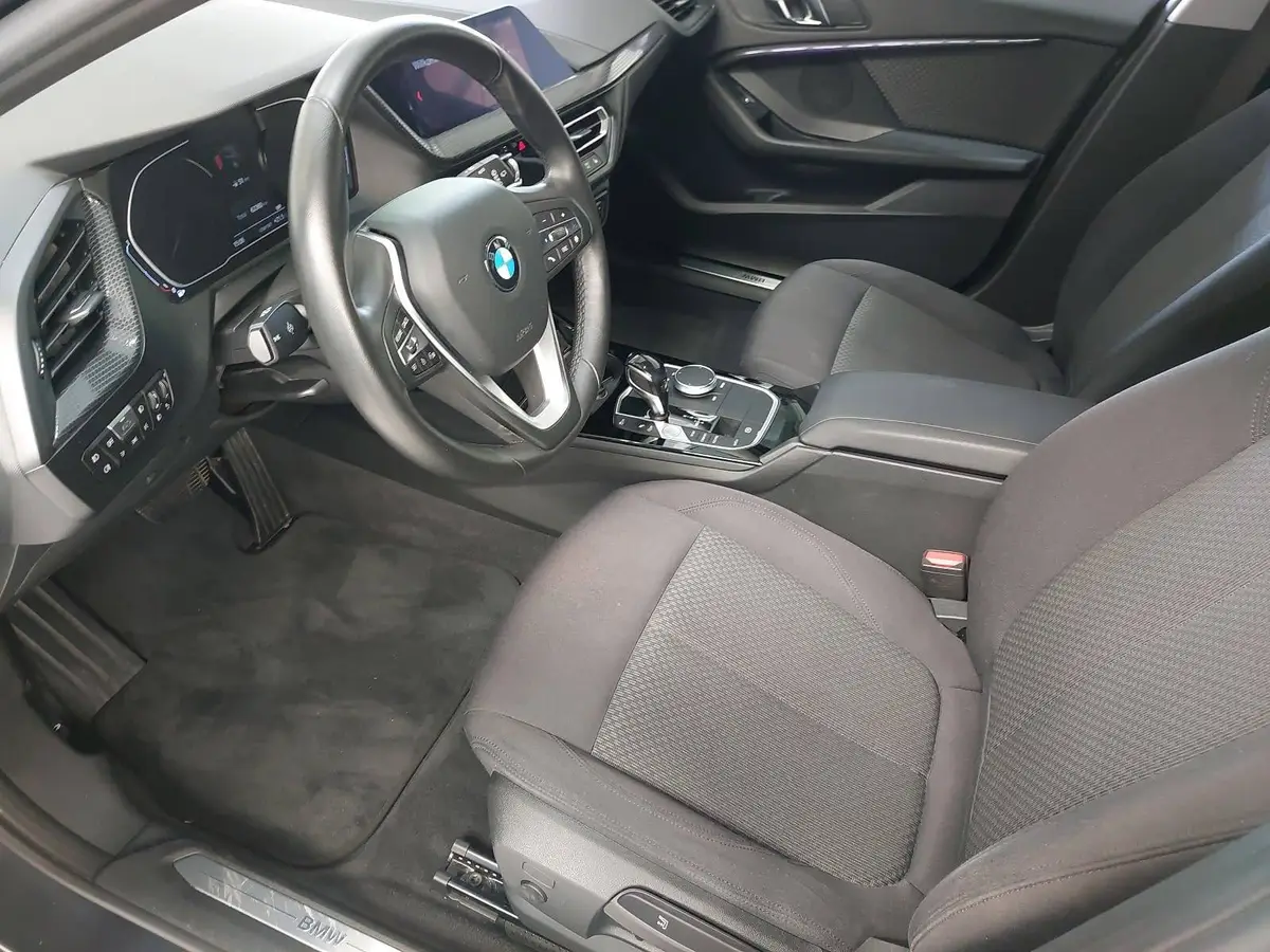 BMW 118 1.5 LTR ADVANTAGE GRA WINTER AHK KAMERA