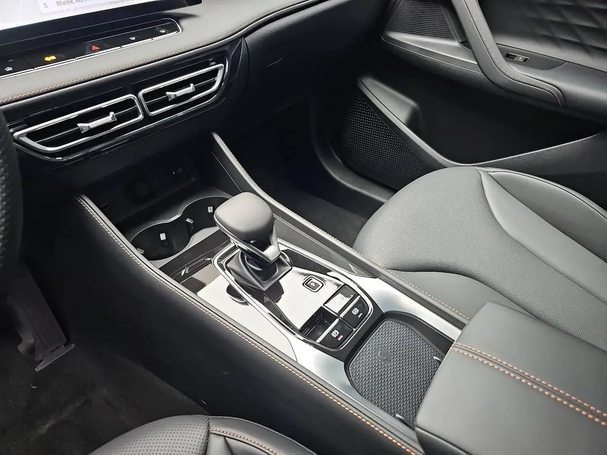 MG HS 1.5 PLUG-IN-HYBRID LUXURY LEDER 360-GRAD-KAMERA 19-ZOLL-LM