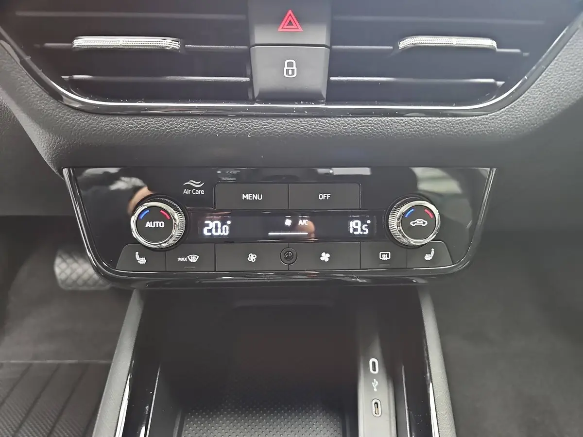 SKODA KAMIQ 1.0 TSI DSG 130 JAHRE LED KLIMAUTO WINTER SICHT KA