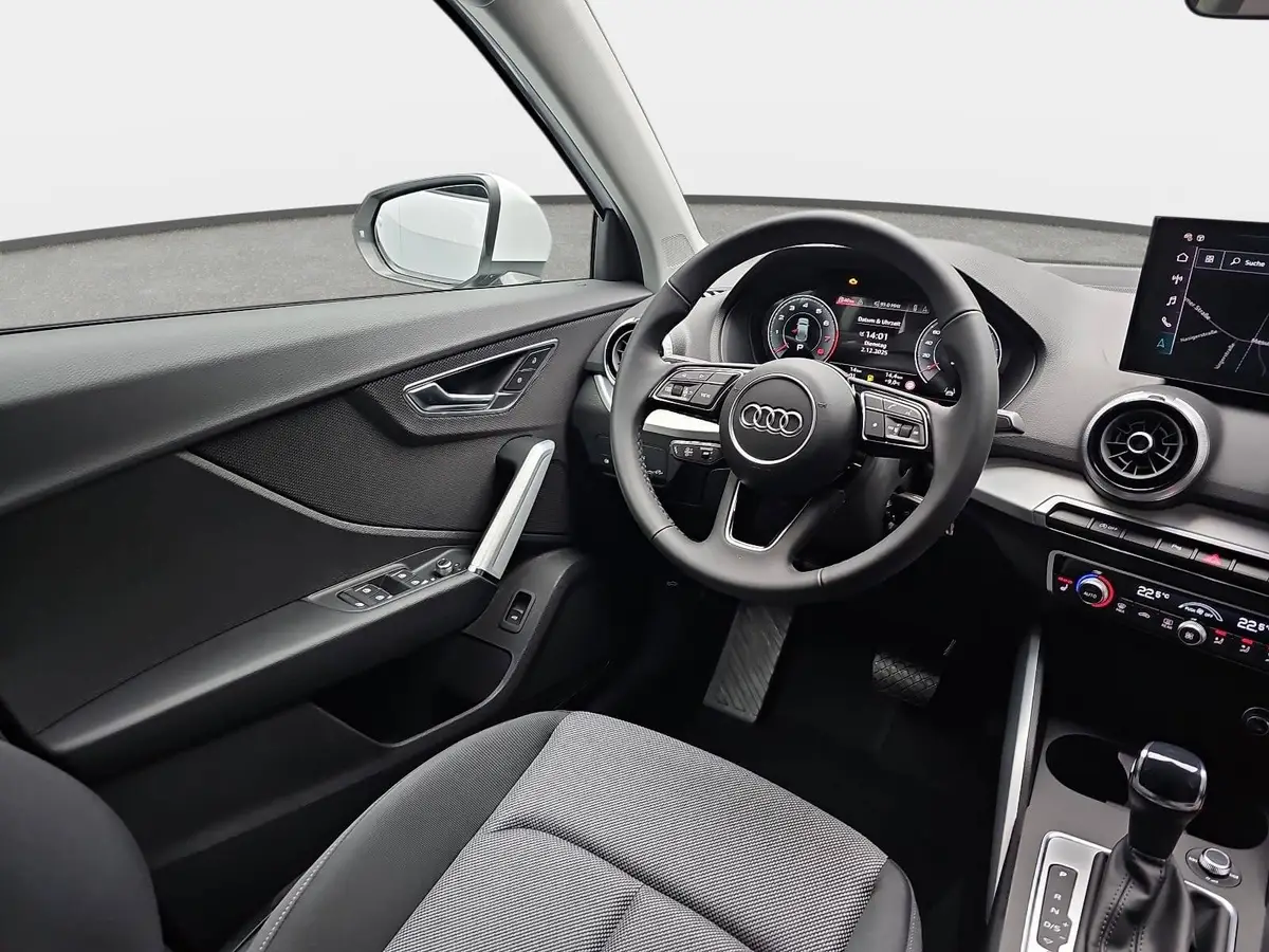 AUDI Q2 35 TFSI S-TRONIC S LINE NAVI LED ACC EL.HECKKL. WI