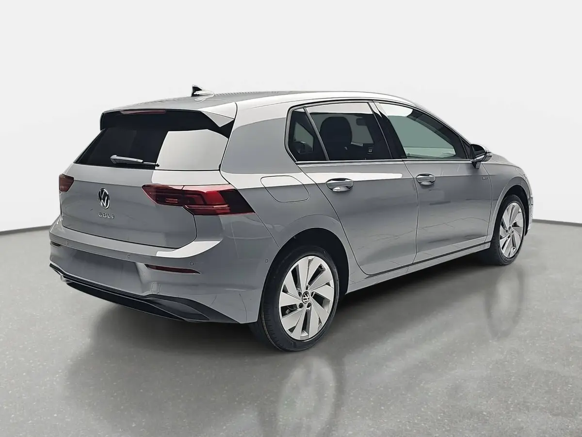 VW GOLF VIII 1.5 TSI LIFE LED ACC KAMERA AHK LM17