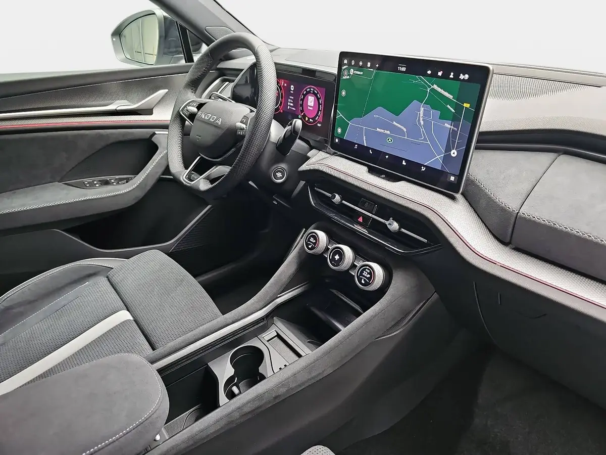 SKODA KODIAQ 2.0 TDI DSG SPORTLINE 4X4 PANO AHK