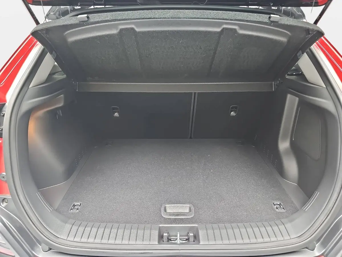 HYUNDAI KONA 1.6 T-GDI DCT PREMIUM 2WD NAVI LED KLIMAAUTO LEDER