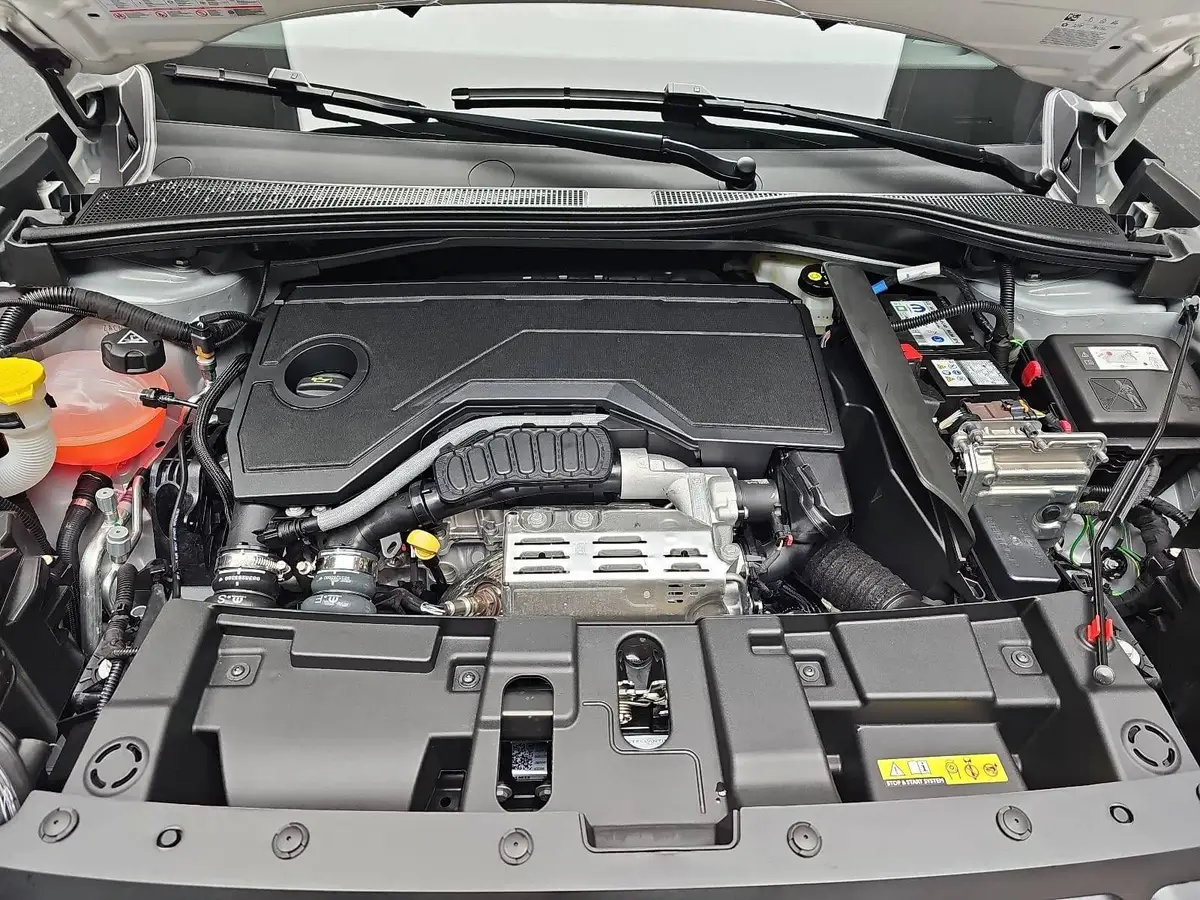 JEEP AVENGER 1.2 E-HYBRID T3 DCT 4XE OVERLAND MJ26 INFOTAINMENT & KOMFORTPAKET