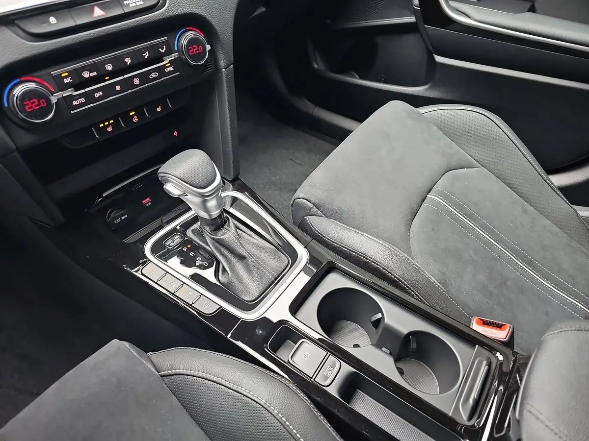 KIA XCEED 1.6 T-GDI 150 DCT GT-LINE MJ26 LEDER GLASDACH