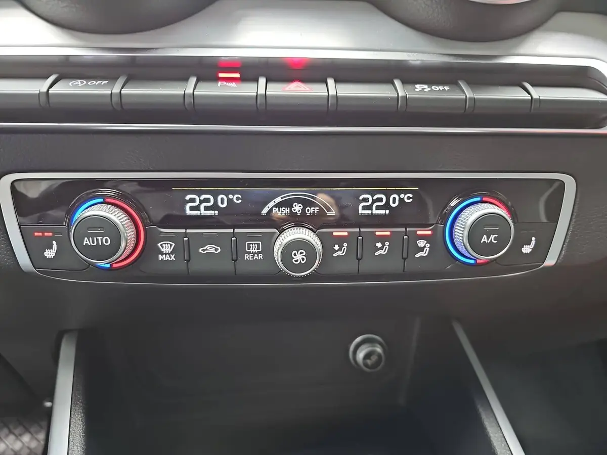 AUDI Q2 35 TFSI S-TRONIC S LINE NAVI LED ACC EL.HECKKL. WI