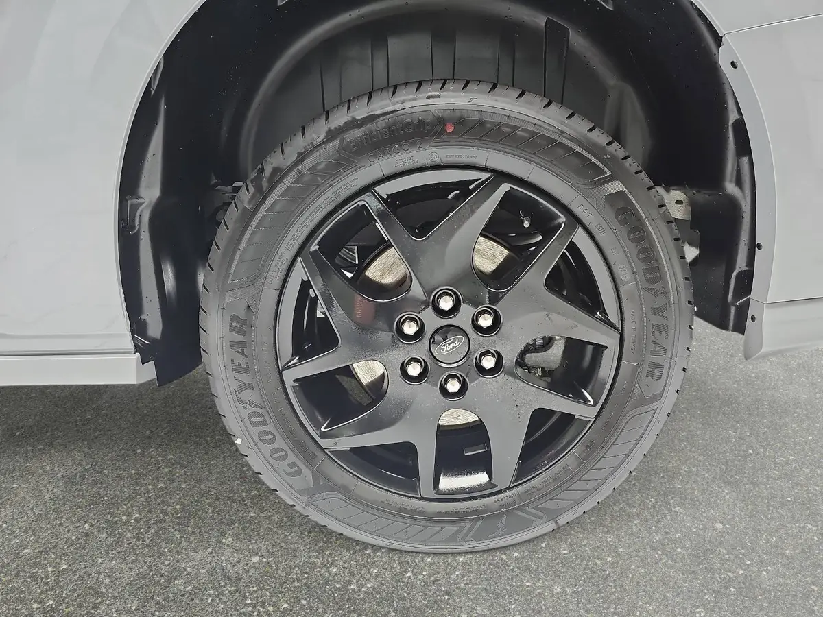 FORD TRANSIT CUSTOM 2.0 ECOBLUE AUTO. 320 L1H1 SPORT FWD KLIMA LED LM