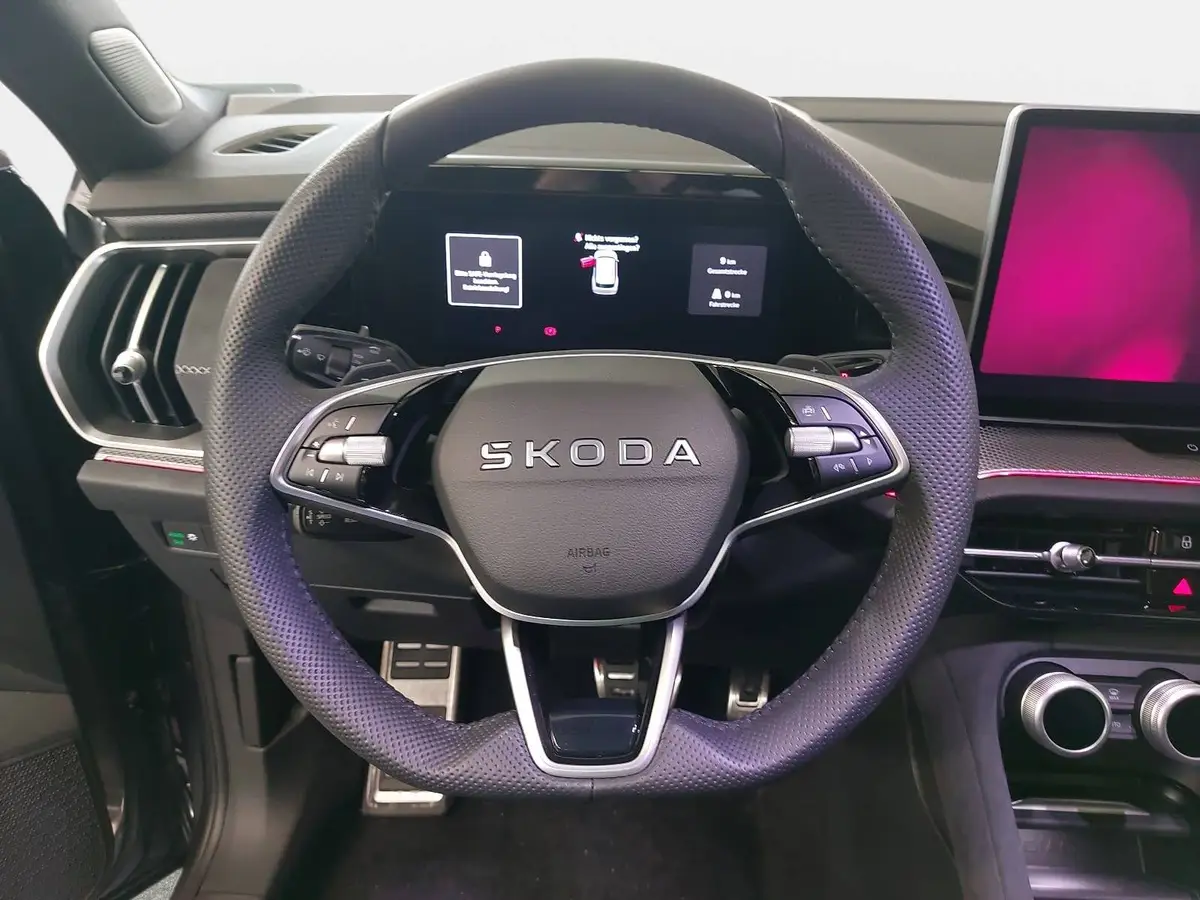 SKODA KODIAQ 1.5 TSI DSG SPORTLINE NAVI LED ACC PANO WINTER AHK