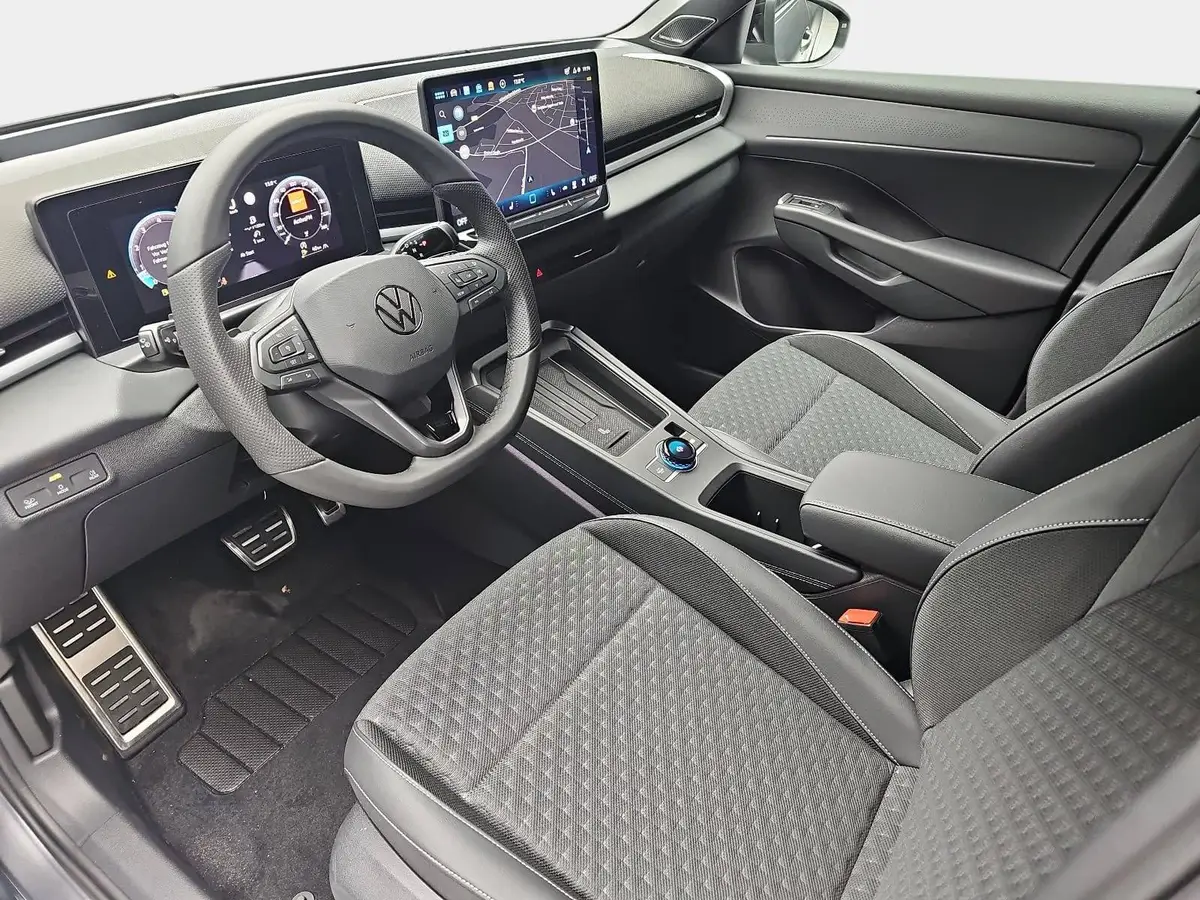 VW T-ROC 1.5 ETSI DSG R-LINE MATRIX AHK LM19