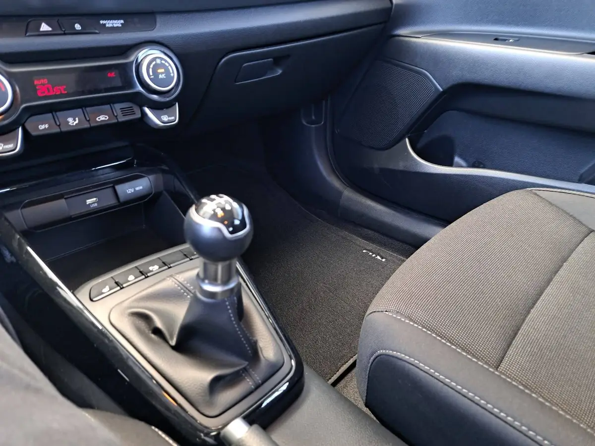 KIA RIO 1.2 VISION NAVI