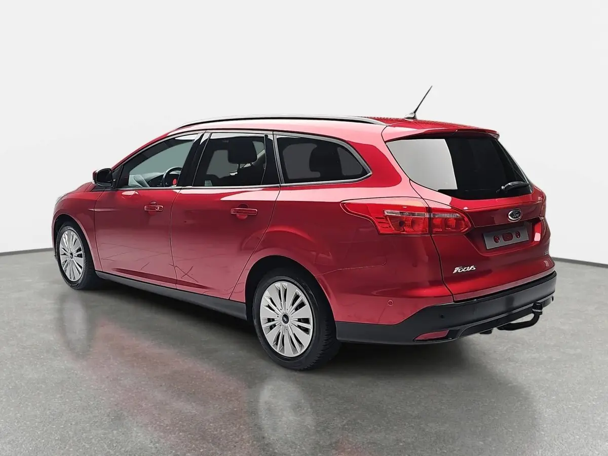 FORD FOCUS 1.0 EB BUSINESS NAVI GRA WINTER P-ASSIST AHK