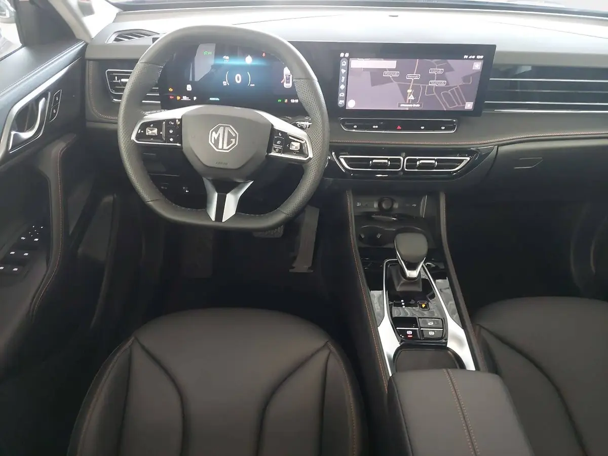 MG HS 1.5 HYBRID+ MY25.5 LUXURY LEDER 360-GRAD-KAMERA 19-ZOLL-LM