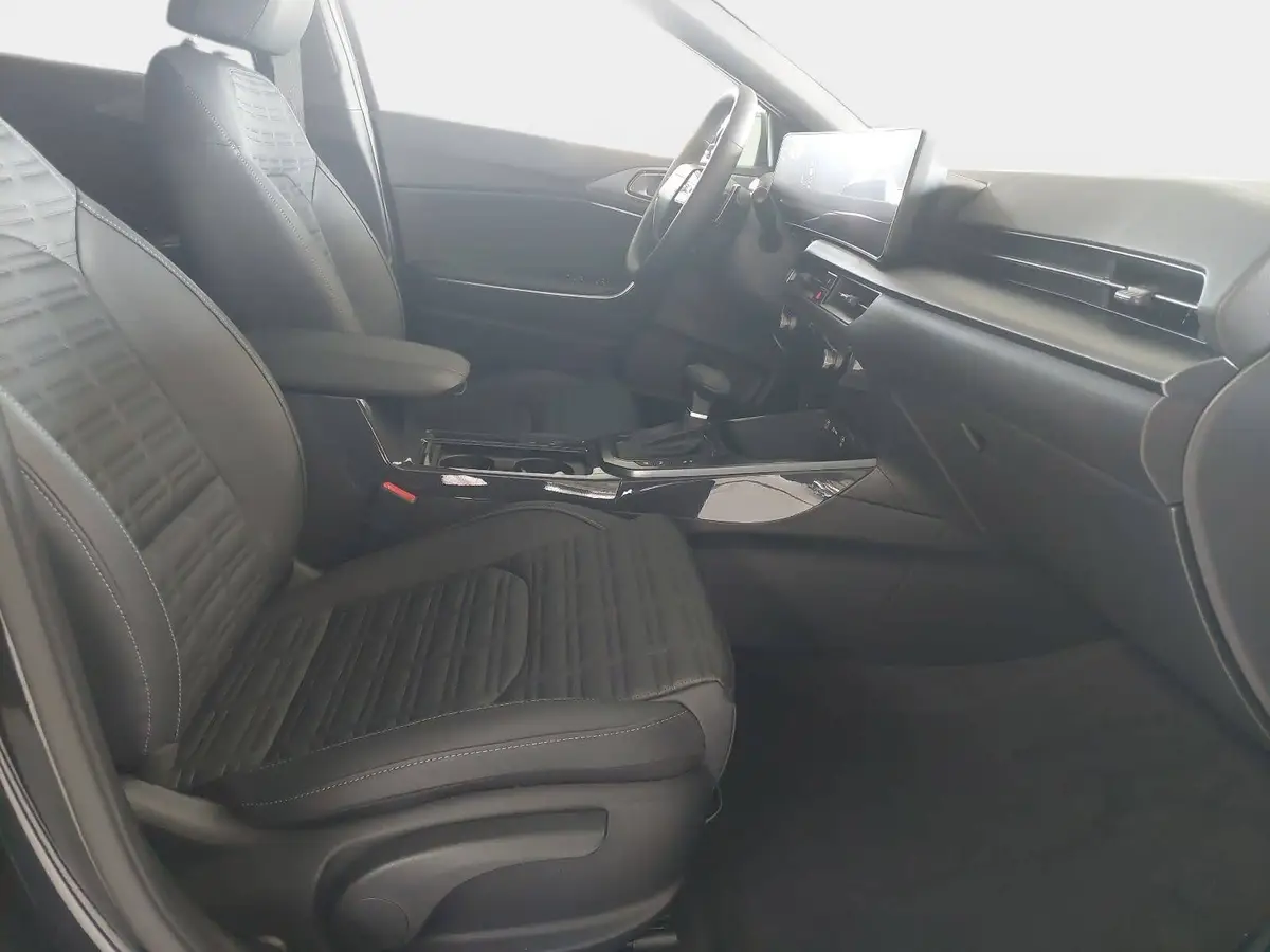 KIA XCEED 1.6 T-GDI 180 DCT SPIRIT MJ27 SOUND SITZ ADVANCED GLASDACH