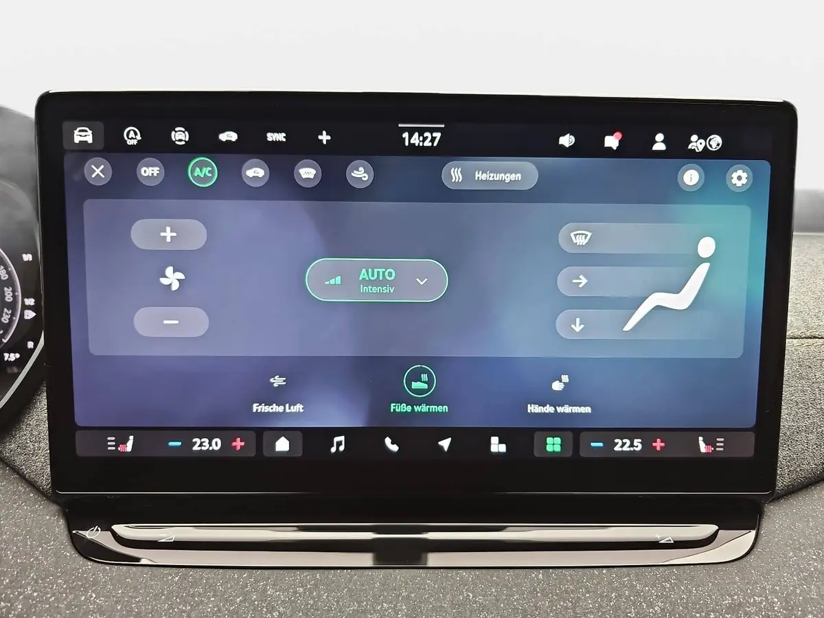 SKODA OCTAVIA COMBI 1.5 TSI ETEC DSG SELECTION NAVI LED ACC WINTER KA