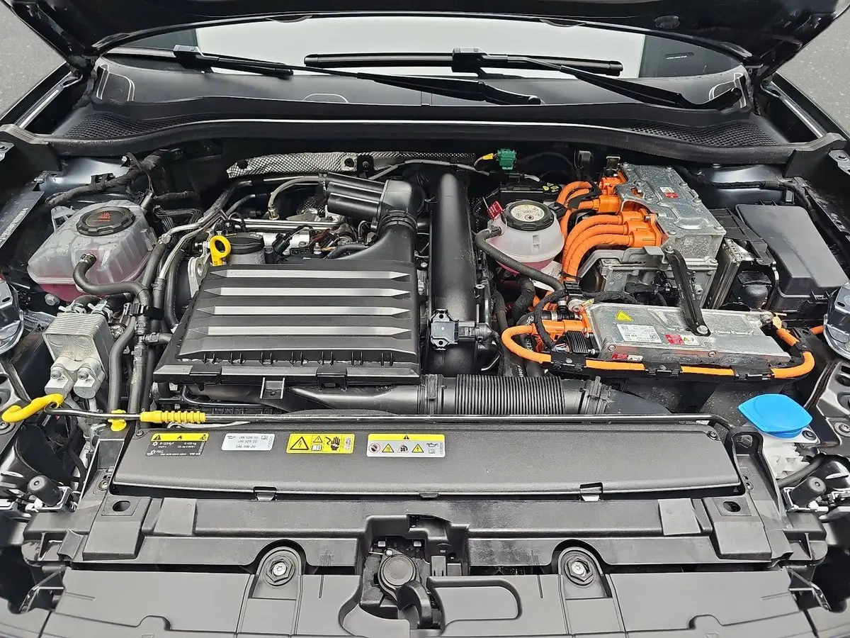 CUPRA LEON ST 1.4 E-HYBRID DSG MATRIX ACC DCC
