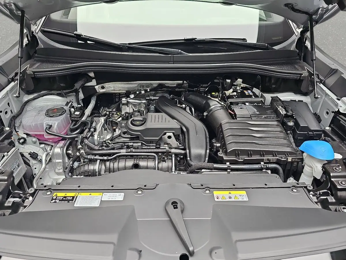 SKODA KODIAQ 1.5 TSI DSG SPORTLINE NAVI LED ACC PANO WINTER AHK