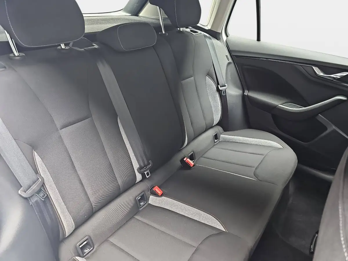 SKODA KAMIQ 1.0 TSI SELECTION KAMERA AHK LM
