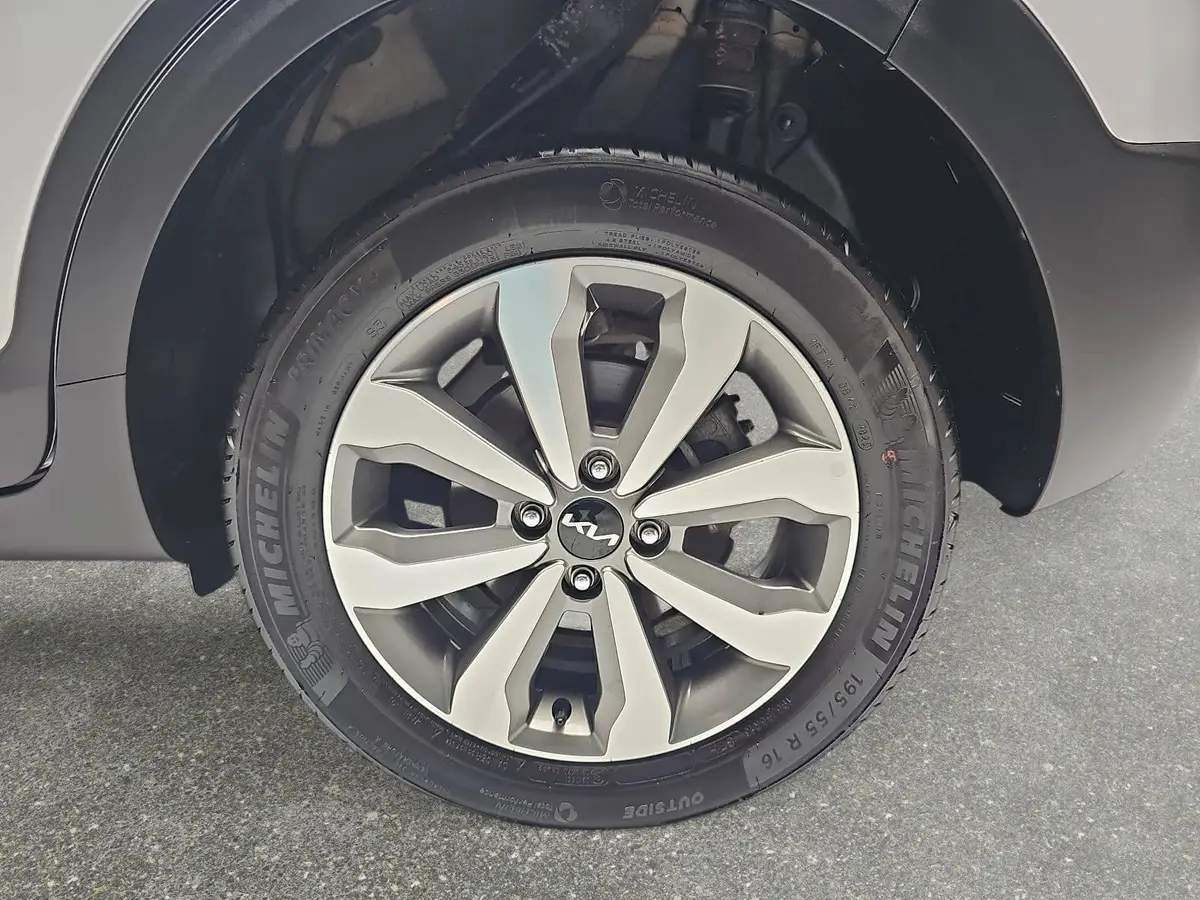 KIA STONIC 1.0 T-GDI DCT Navi Winter Kamera