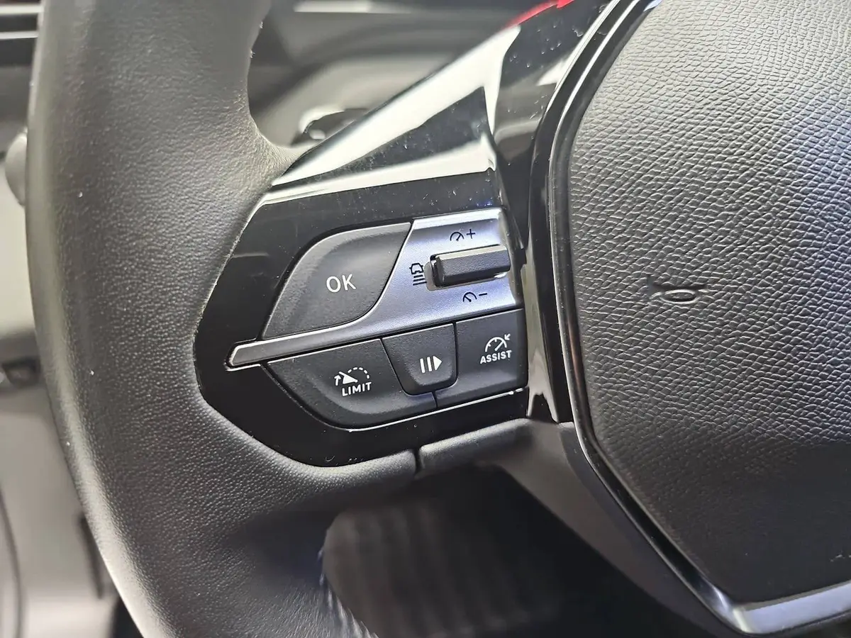 PEUGEOT 308 1.2 PURETECH 130 AUTO. ALLURE PACK NAVI LED KAMERA