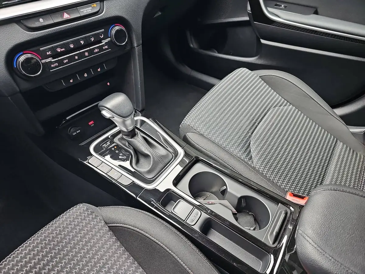 KIA CEED SW 1.5 T-GDI DCT7 SPIRIT TECHNOLOGIE ABN. AHK