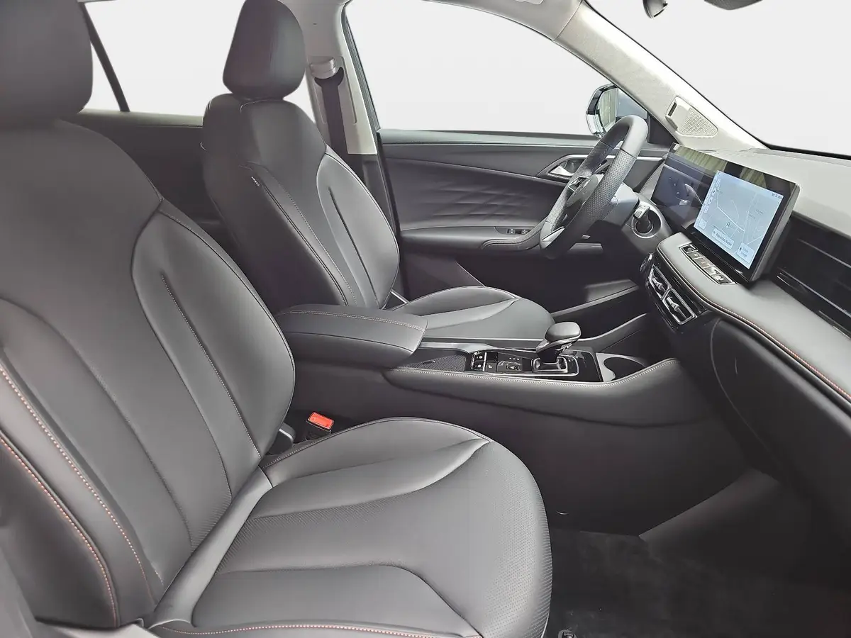 MG HS 1.5 PLUG-IN-HYBRID LUXURY LEDER 360-GRAD-KAMERA 19-ZOLL-LM