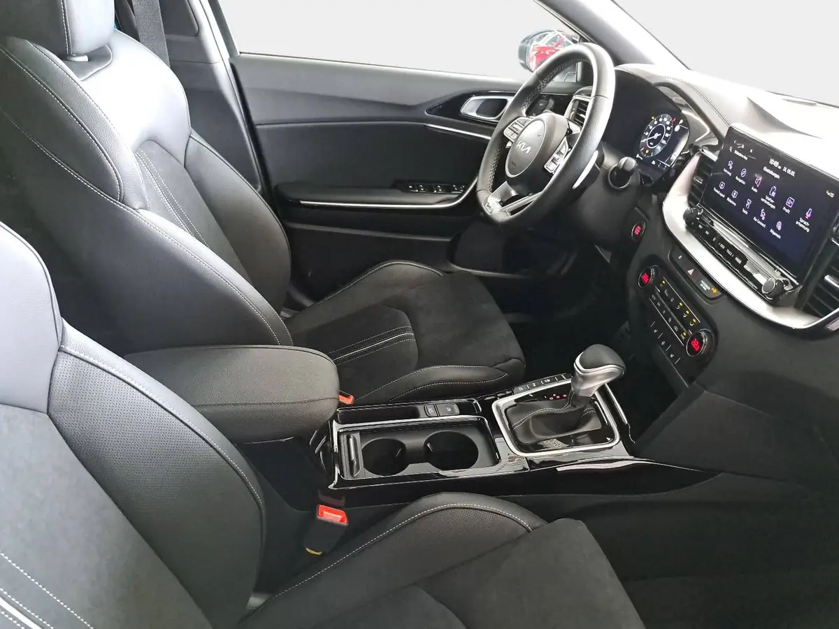 KIA XCEED 1.6 T-GDI 180 DCT GT-LINE MJ26 LEDER GLASDACH