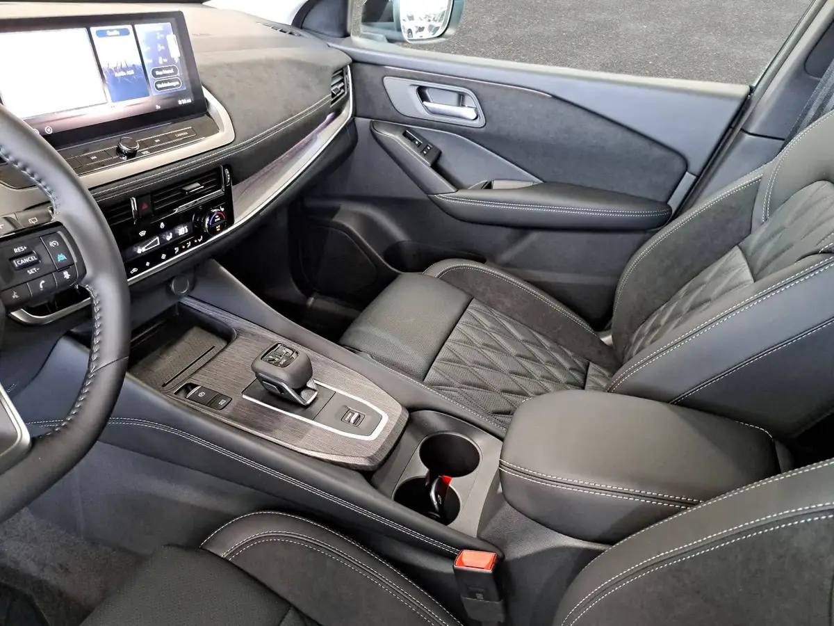 NISSAN QASHQAI 1.3 DIG-T MHEV AUTO. MJ27 TEKNA PREMIUM PAKET 2-FARBEN