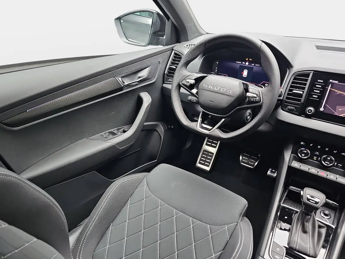 SKODA KAROQ 2.0 TSI DSG SPORTLINE 4X4 AHK PANO