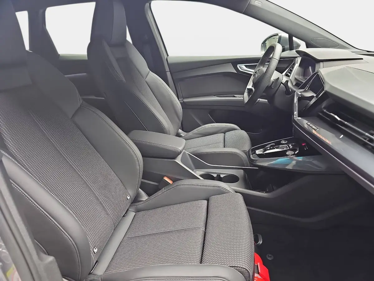 AUDI Q4 E-TRON 45 S-LINE 82KWH LED-MATRIX KAMERA