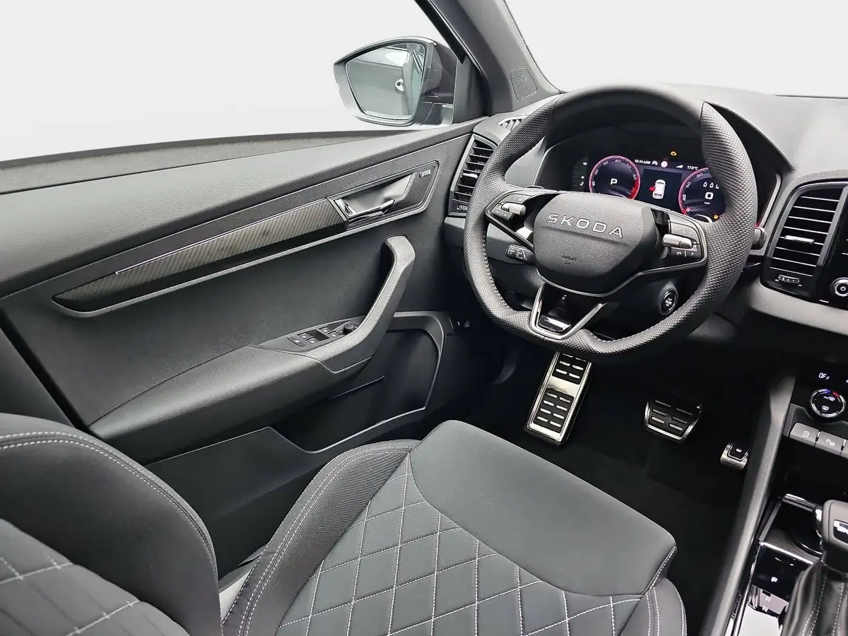 SKODA KAROQ 1.5 TSI DSG SPORTLINE NAVI LED-MATRIX PANO CANTON