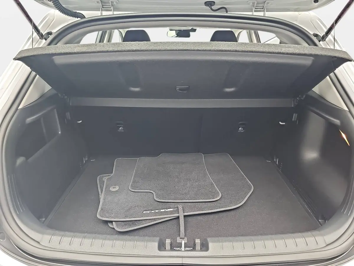 KIA STONIC 1.0 T-GDI DCT Navi Winter Kamera