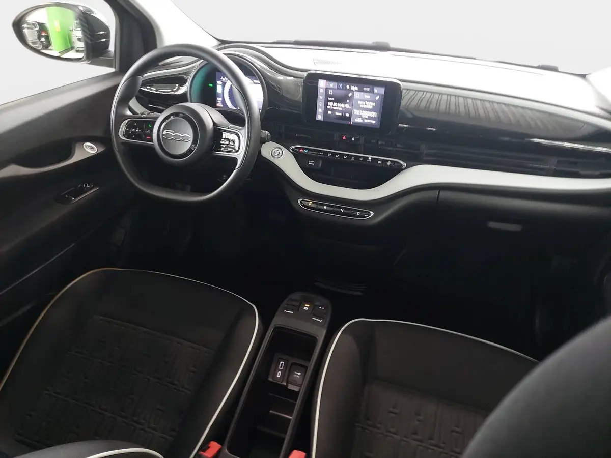 FIAT 500 ELEKTRO 23.8 KWH ACTION RADIO & WINTER PAKET GANZJAHRESREIFEN