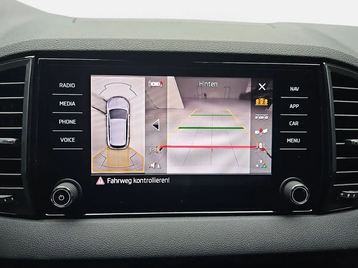 SKODA KAROQ 1.5 TSI DSG SPORTLINE NAVI LED-MATRIX PANO WINTER 